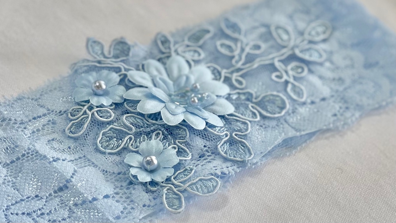 Blue Stretch Lace Garter w/ Flowers